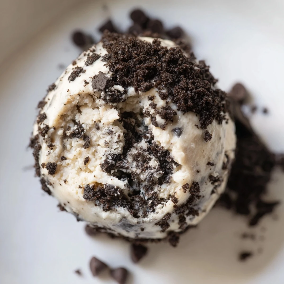 These cream cheese Oreo protein balls feature a rich Oreo crumb coating and soft center, perfect for parties.